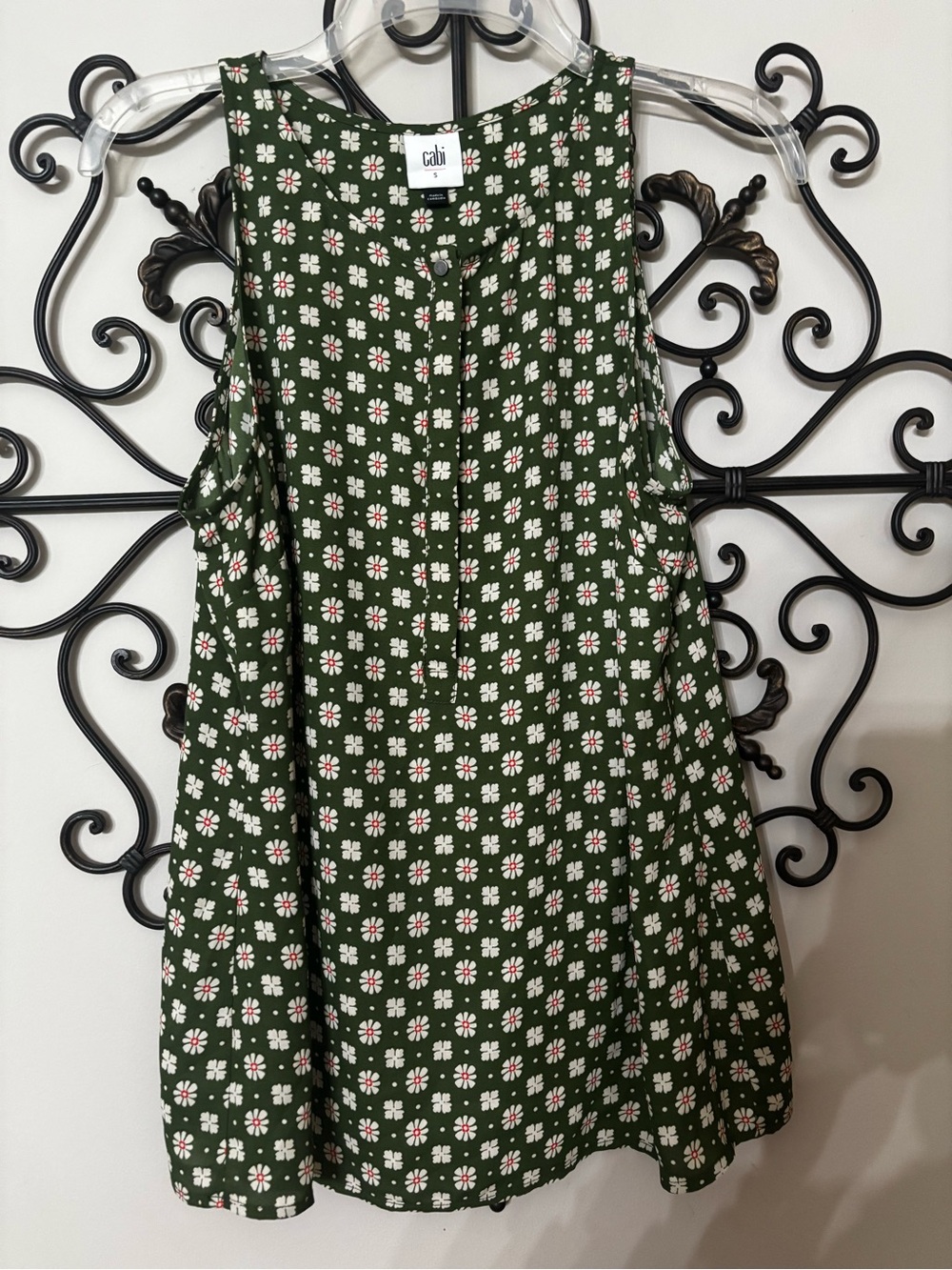 Cabi sleeveless blouse size small